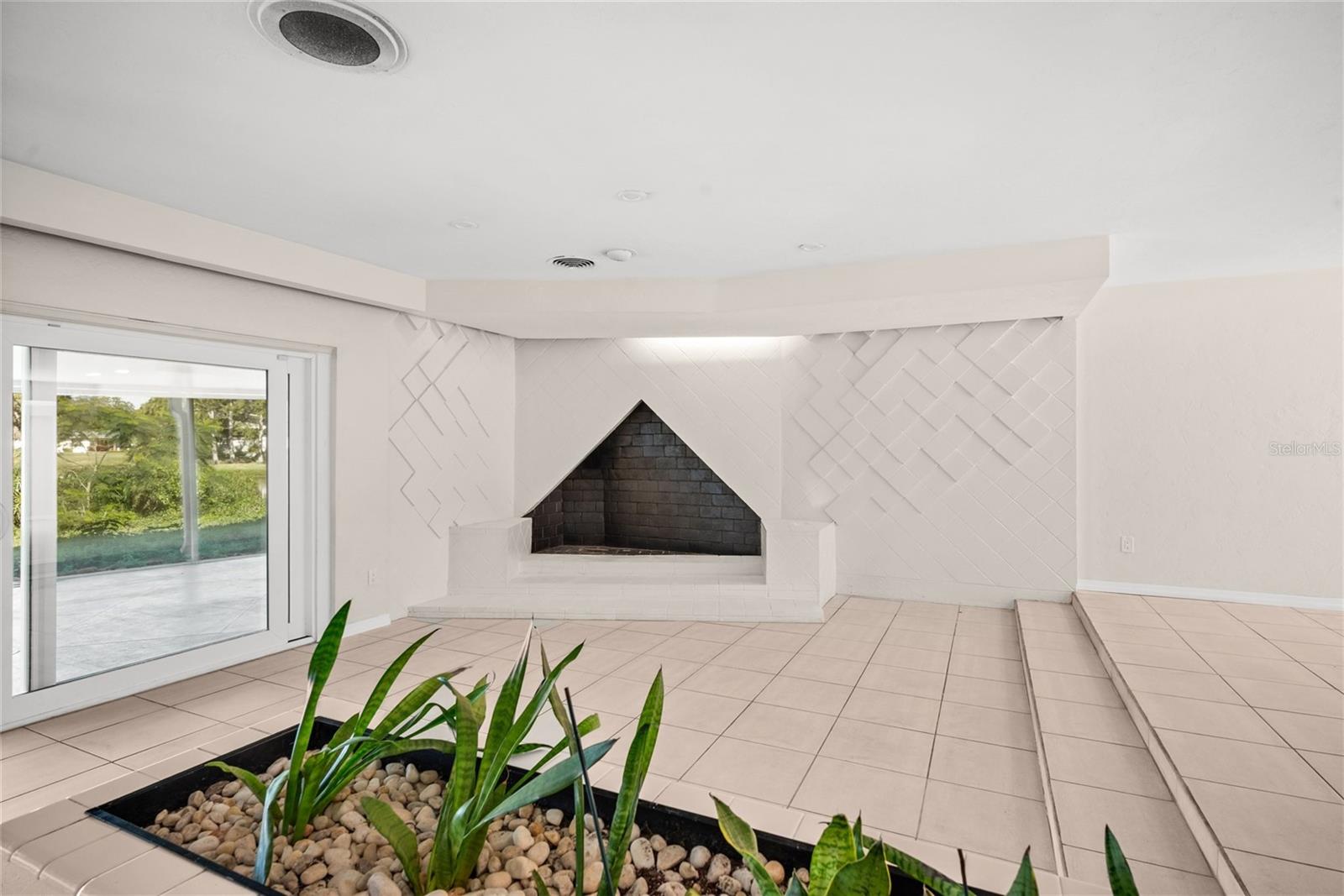 Image 11 of 38 For 801 Pinellas Point Drive S