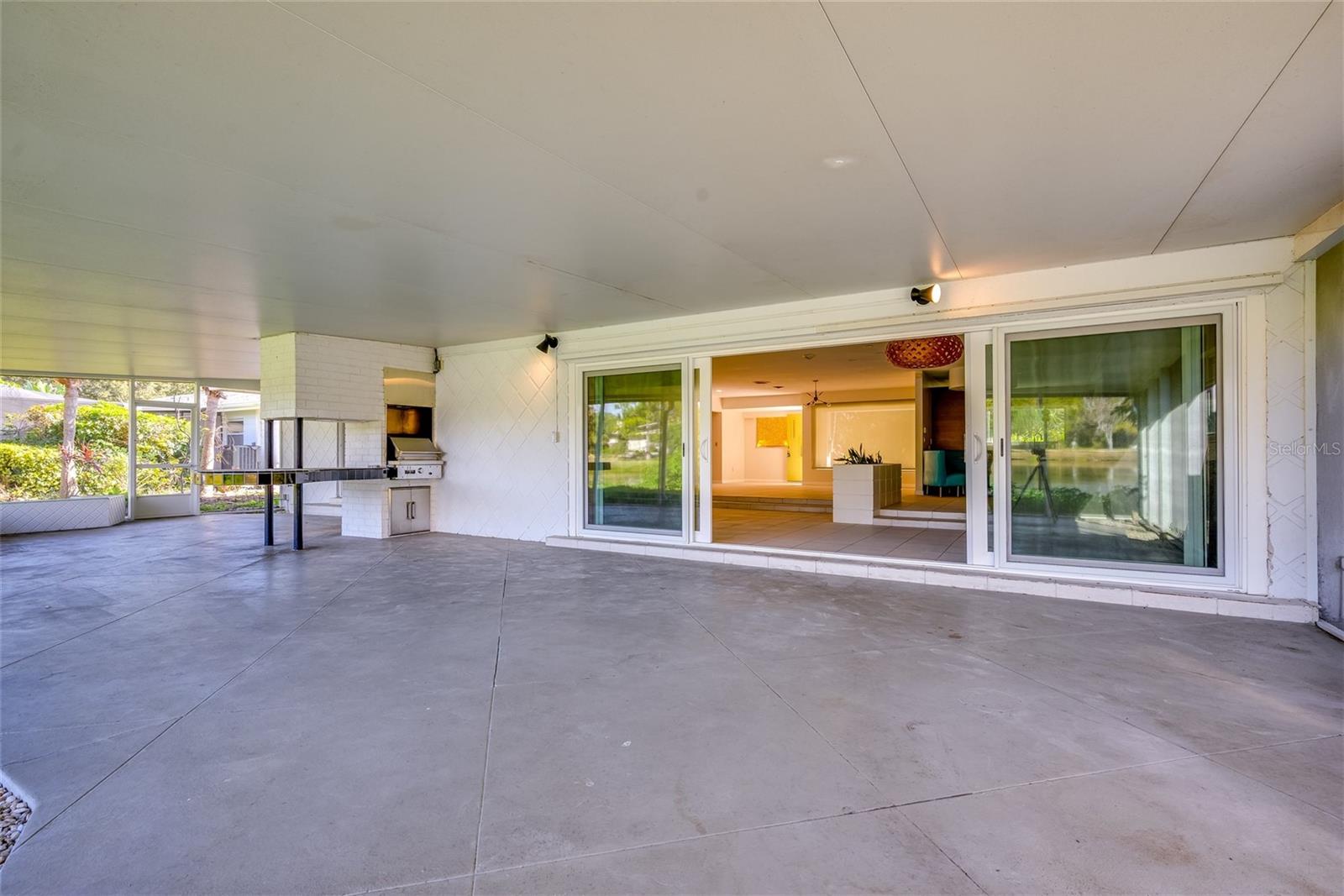 Image 23 of 38 For 801 Pinellas Point Drive S