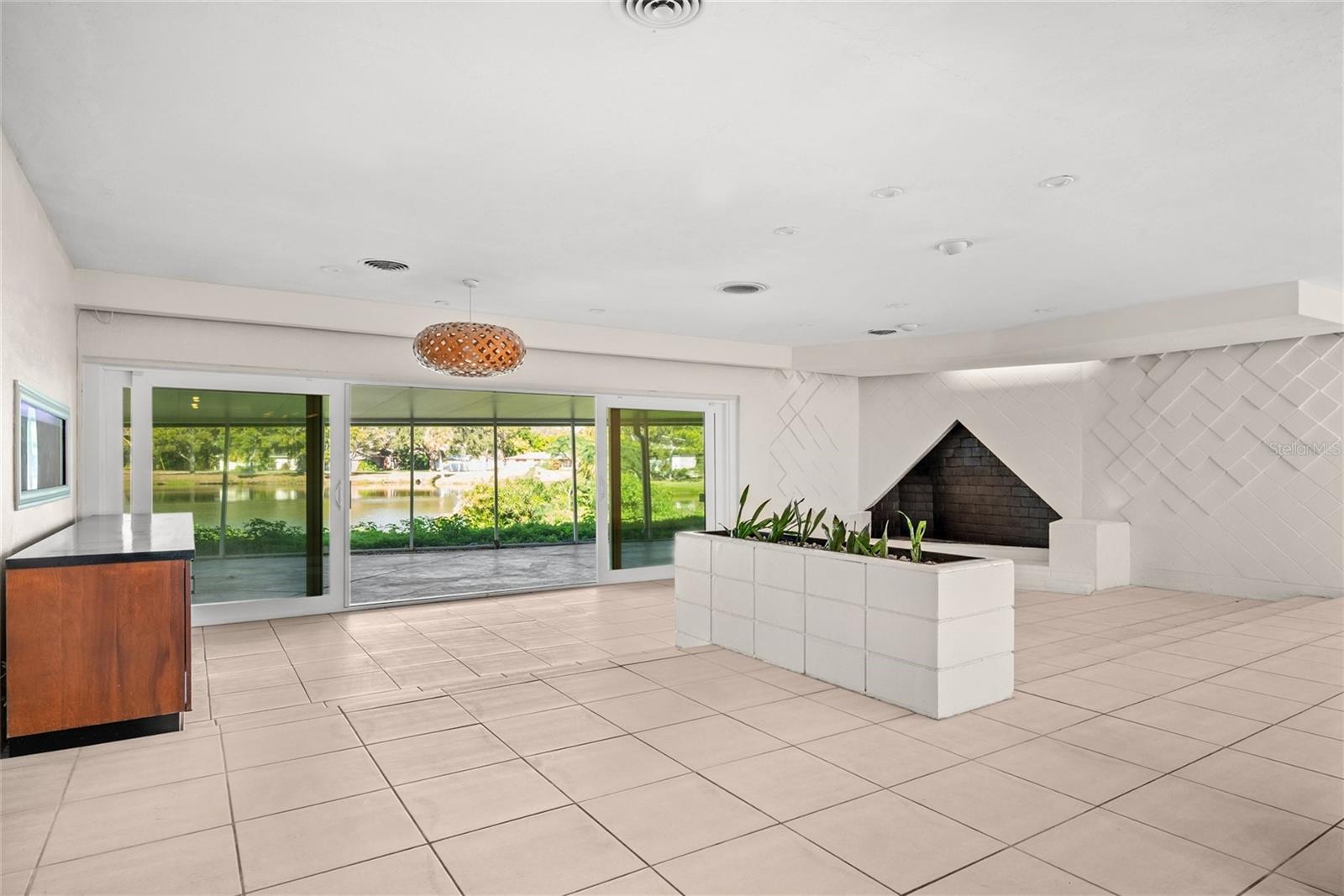 Image 5 of 38 For 801 Pinellas Point Drive S