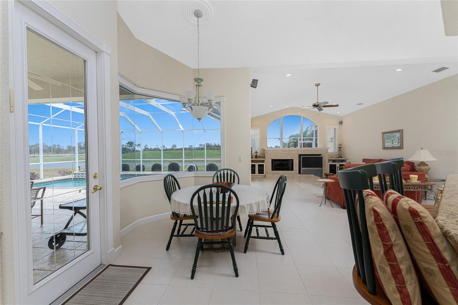 Image 13 of 79 For 12109 Kingsway Circle