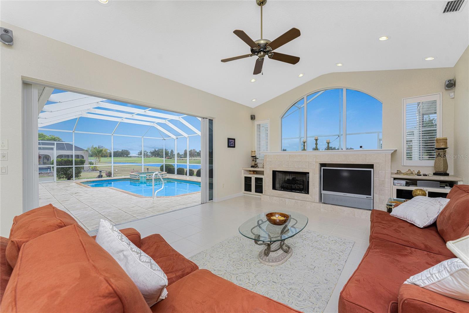 Image 16 of 79 For 12109 Kingsway Circle