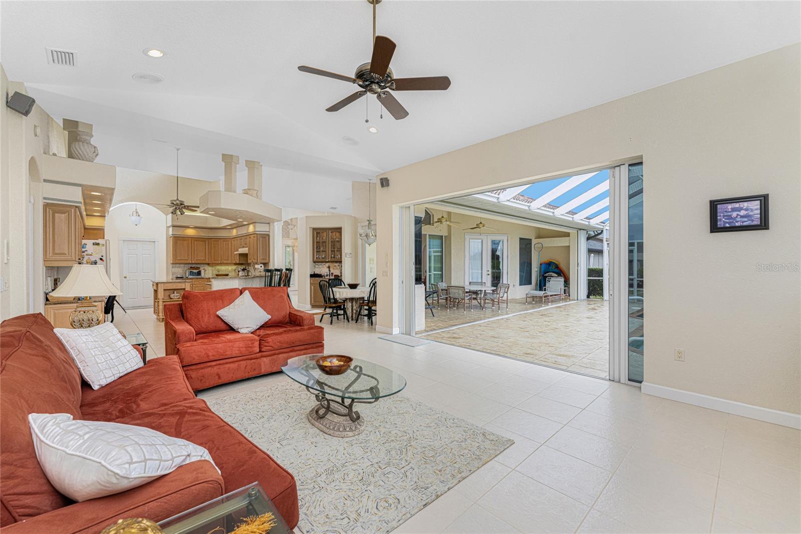 Image 18 of 79 For 12109 Kingsway Circle