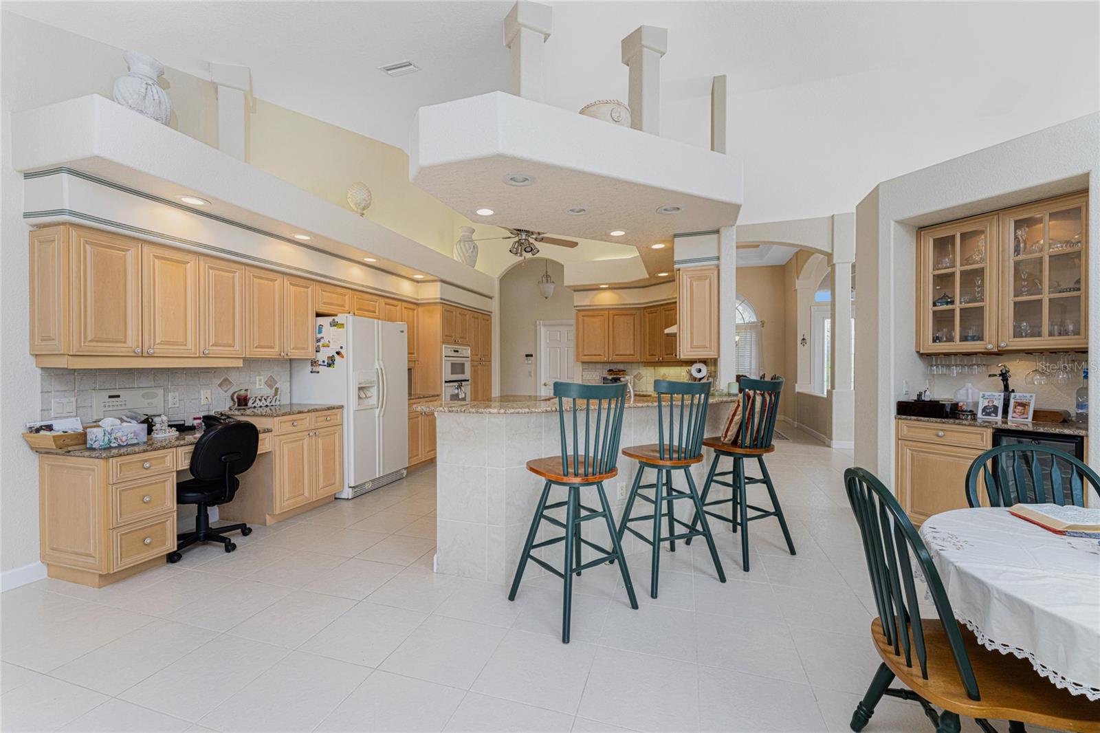 Image 21 of 79 For 12109 Kingsway Circle