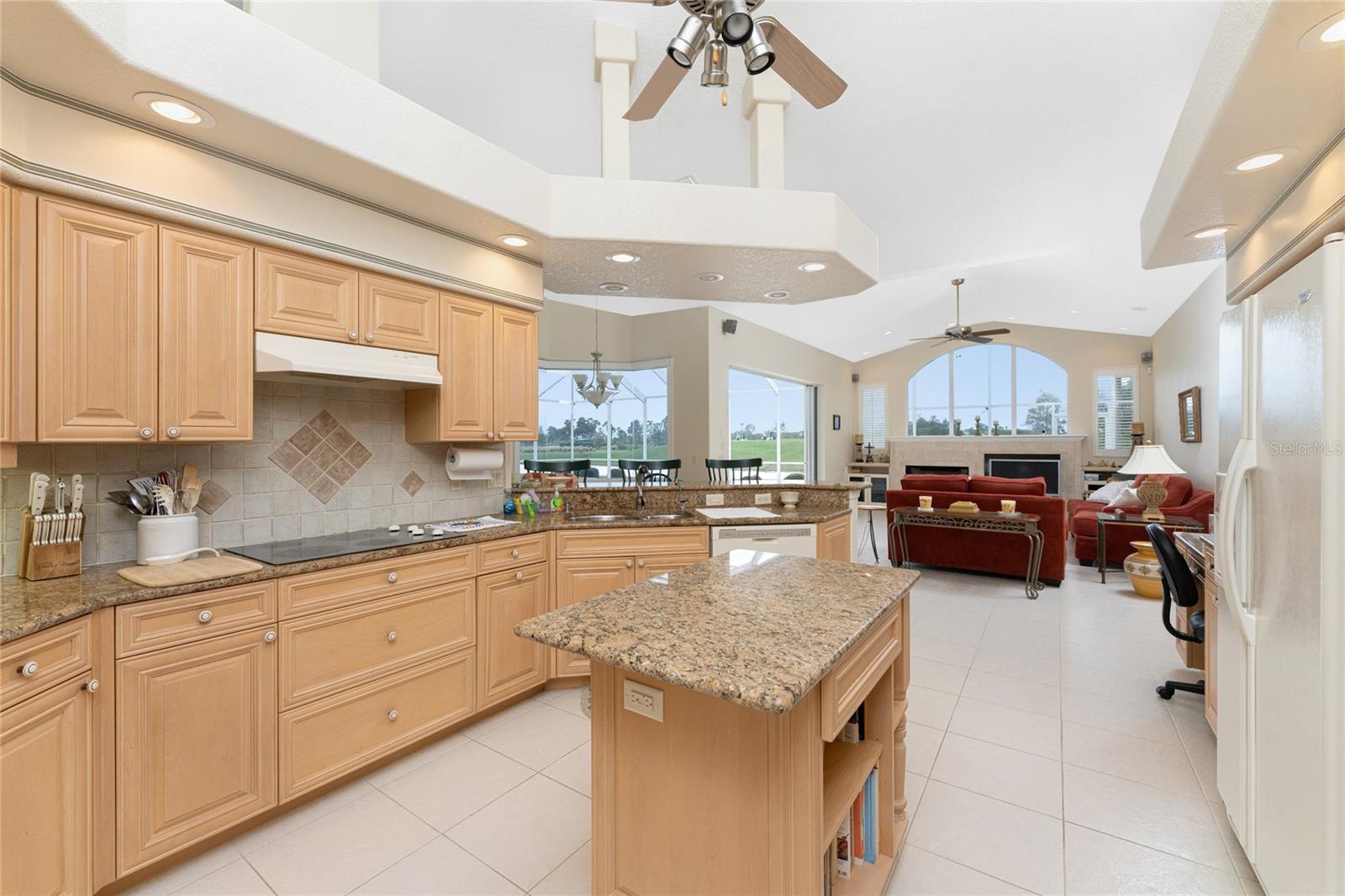 Image 26 of 79 For 12109 Kingsway Circle