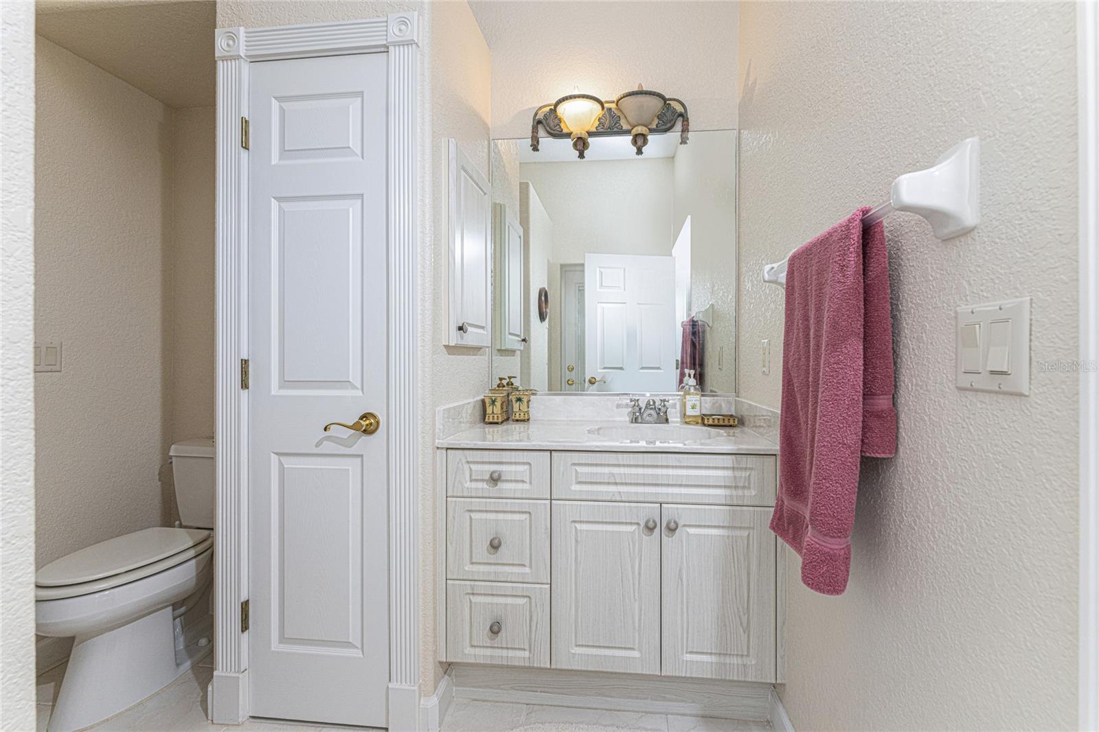 Image 29 of 79 For 12109 Kingsway Circle