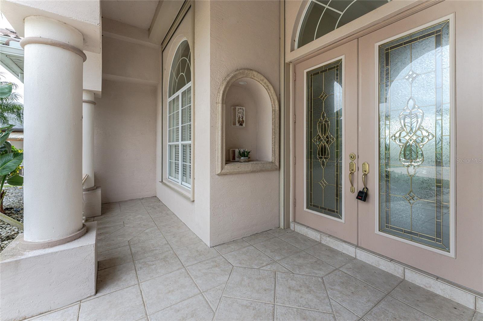 Image 3 of 79 For 12109 Kingsway Circle