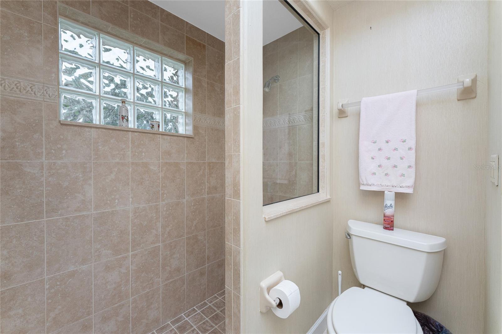 Image 35 of 79 For 12109 Kingsway Circle