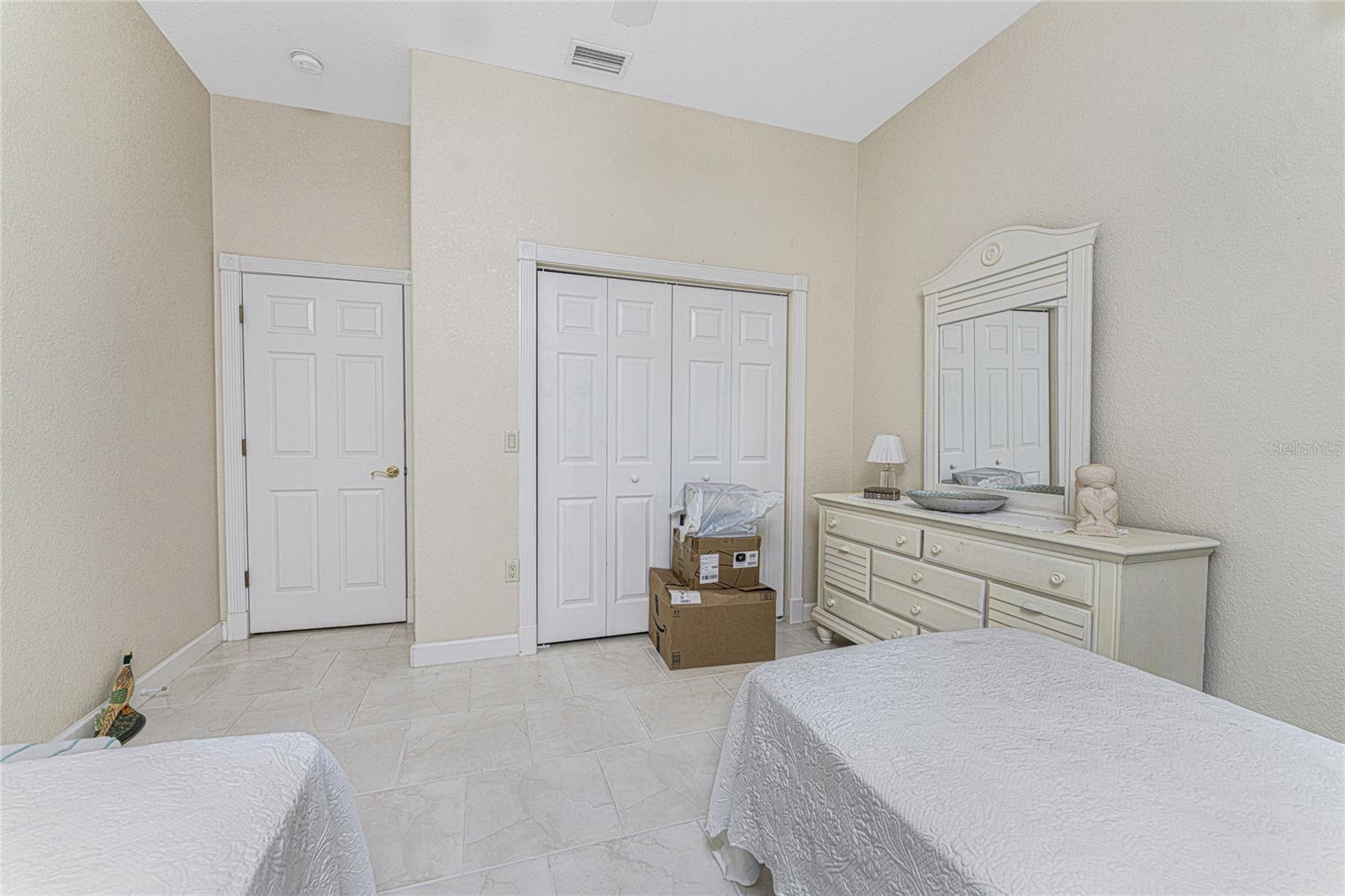 Image 38 of 79 For 12109 Kingsway Circle