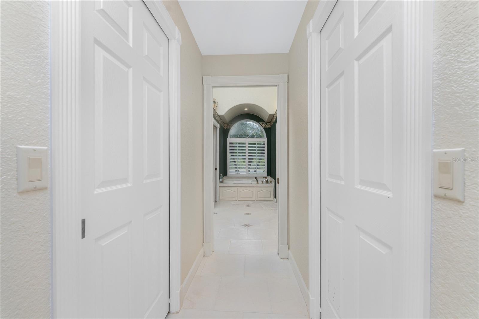 Image 42 of 79 For 12109 Kingsway Circle