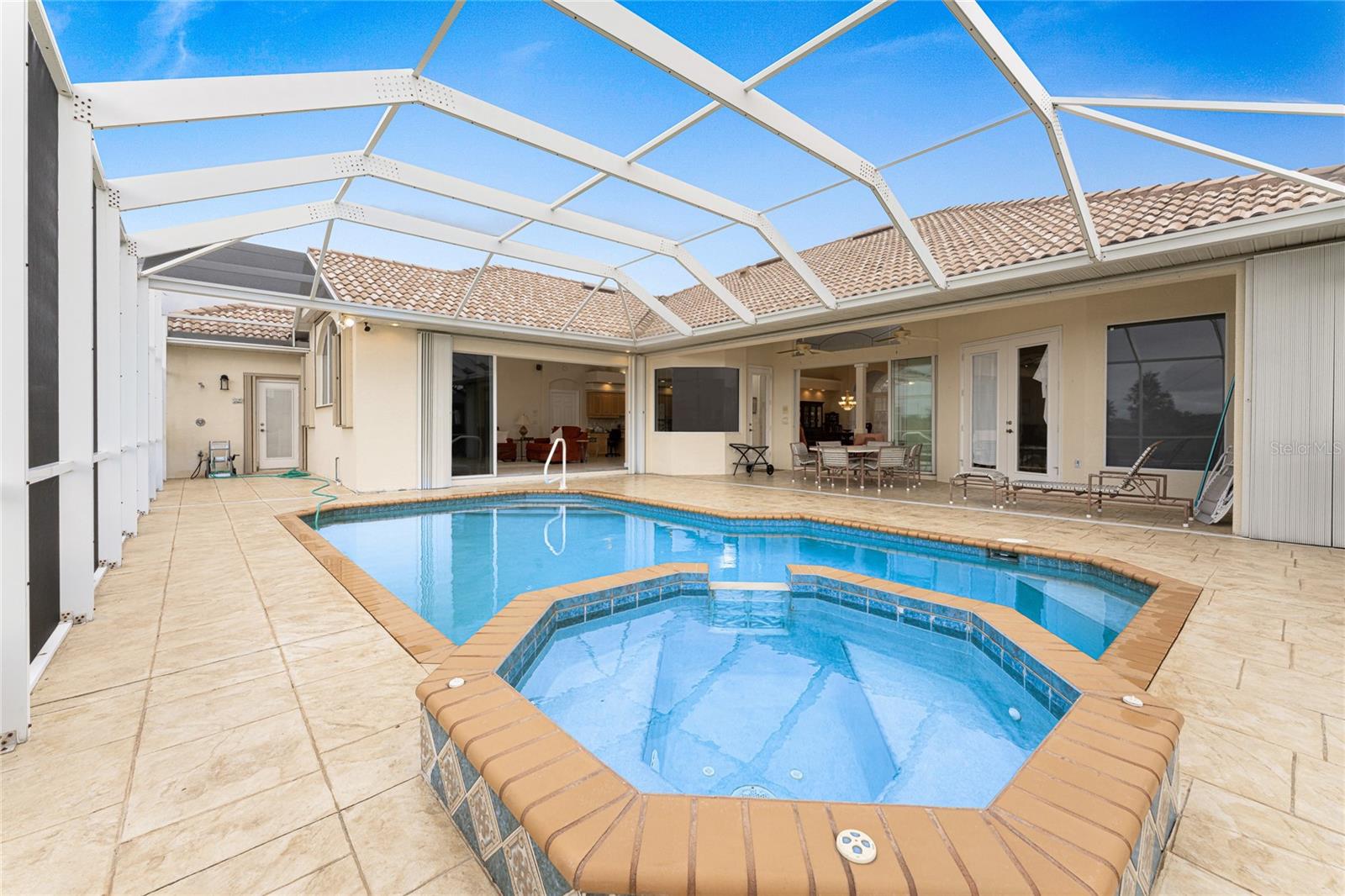 Image 55 of 79 For 12109 Kingsway Circle