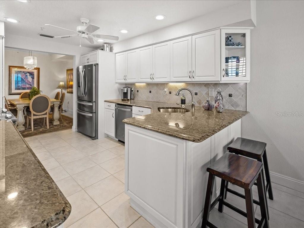 Image 10 of 50 For 200 Harbor Walk Drive 233