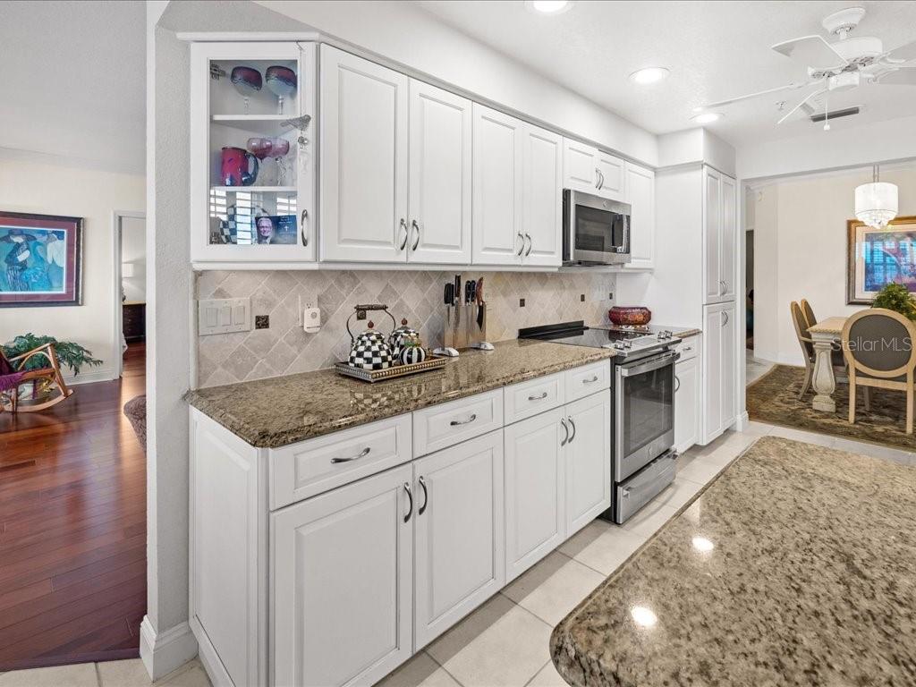 Image 11 of 50 For 200 Harbor Walk Drive 233