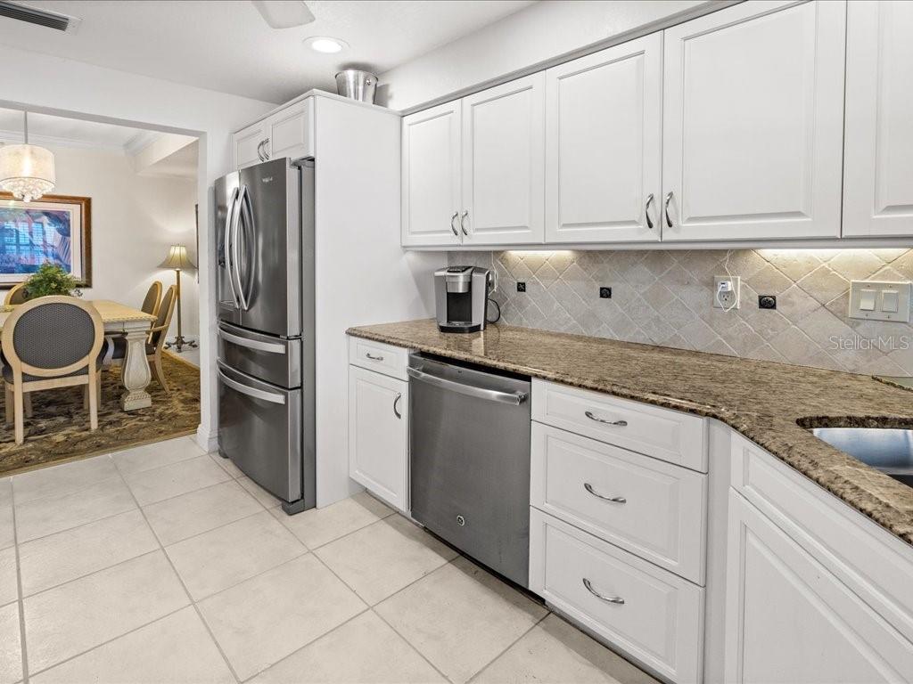 Image 12 of 50 For 200 Harbor Walk Drive 233