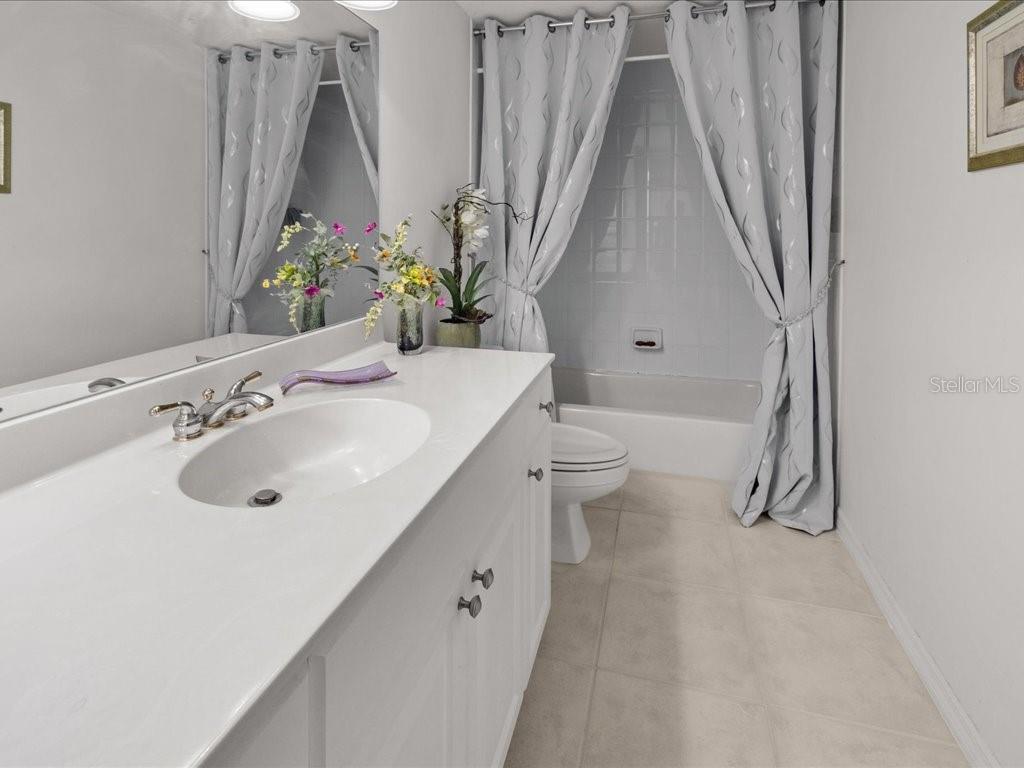 Image 26 of 50 For 200 Harbor Walk Drive 233