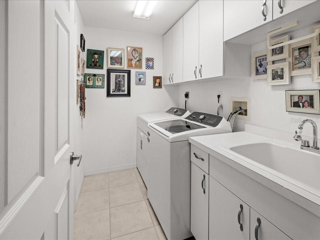 Image 30 of 50 For 200 Harbor Walk Drive 233