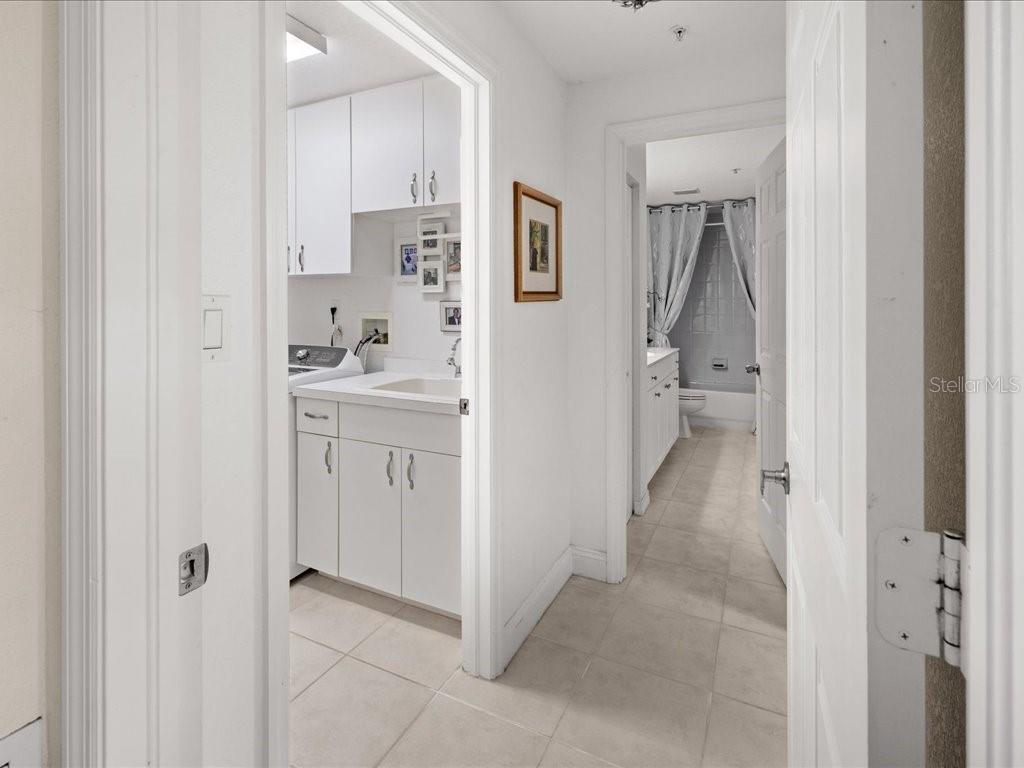 Image 31 of 50 For 200 Harbor Walk Drive 233