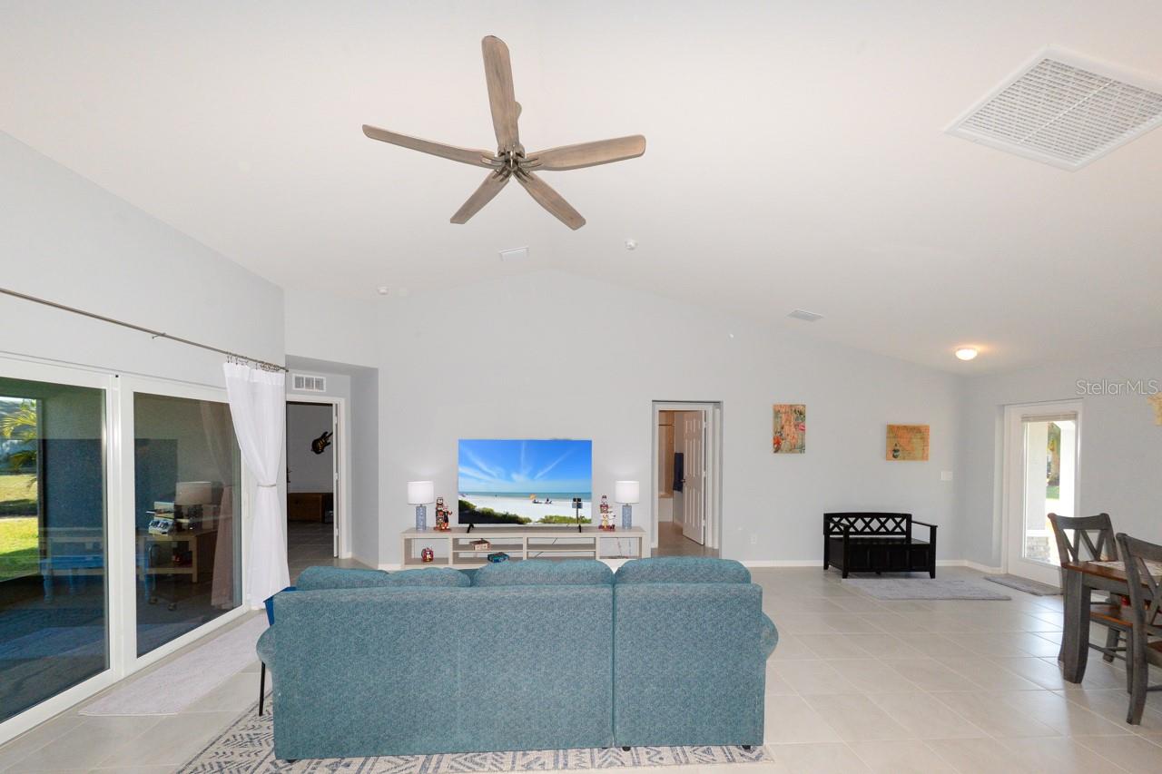 Image 10 of 42 For 25548 Prada Drive