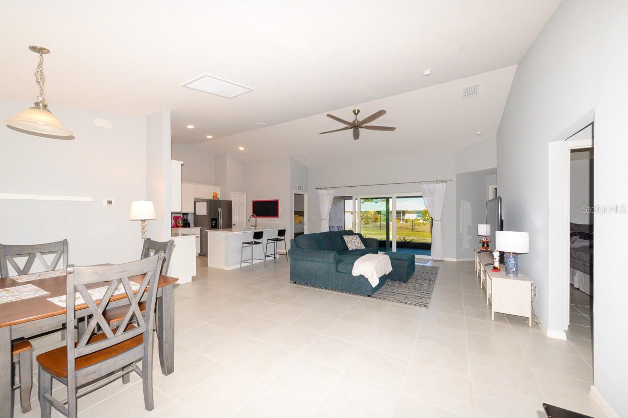 Image 3 of 42 For 25548 Prada Drive