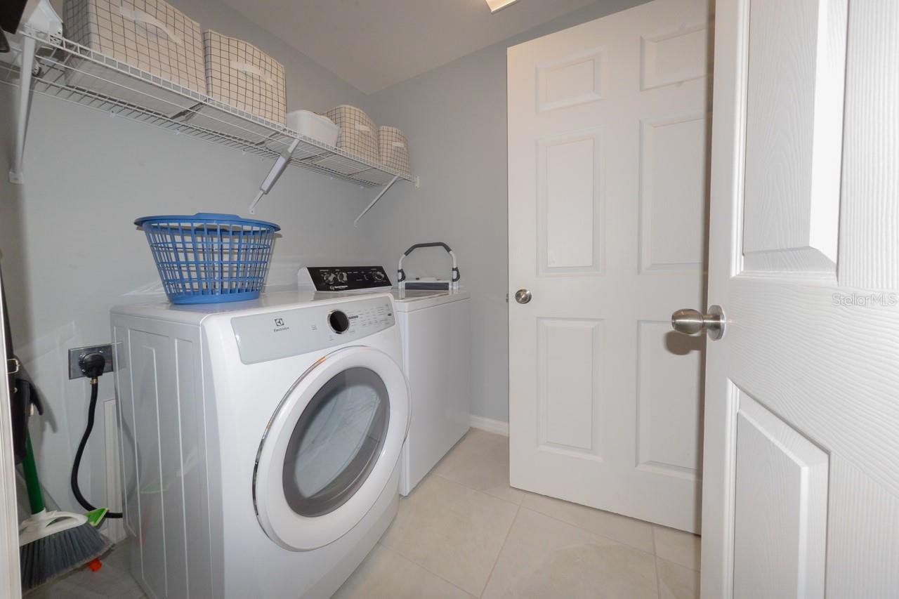 Image 32 of 42 For 25548 Prada Drive