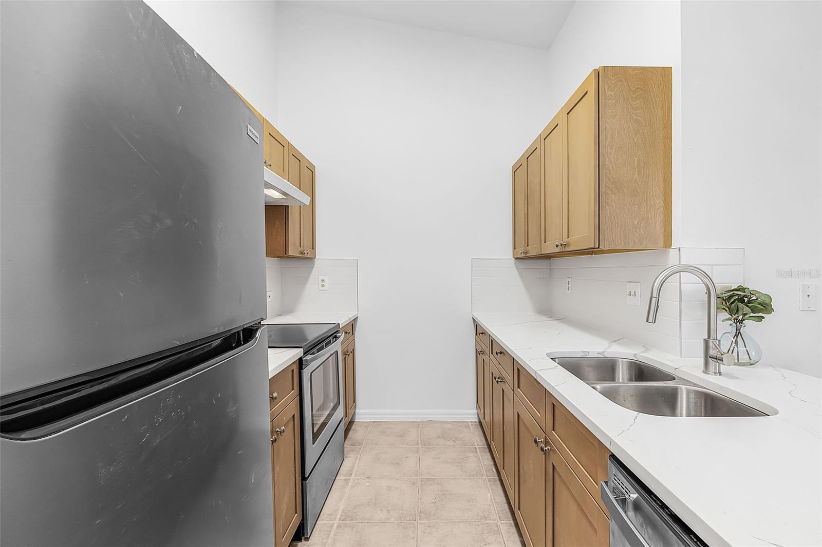 Image 11 of 27 For 1518 Courtyards Lane 199