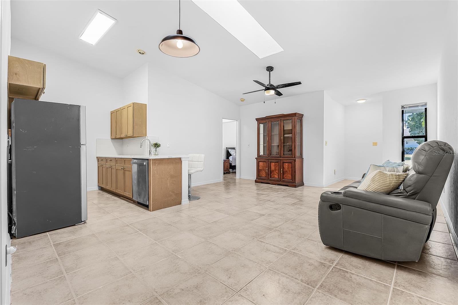 Image 13 of 27 For 1518 Courtyards Lane 199