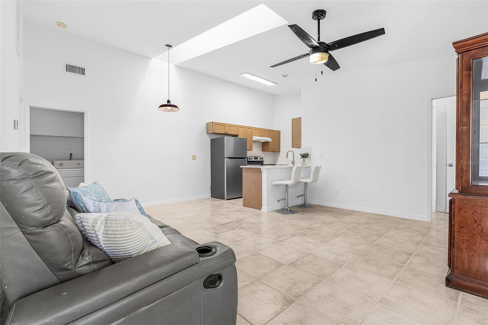 Image 18 of 27 For 1518 Courtyards Lane 199