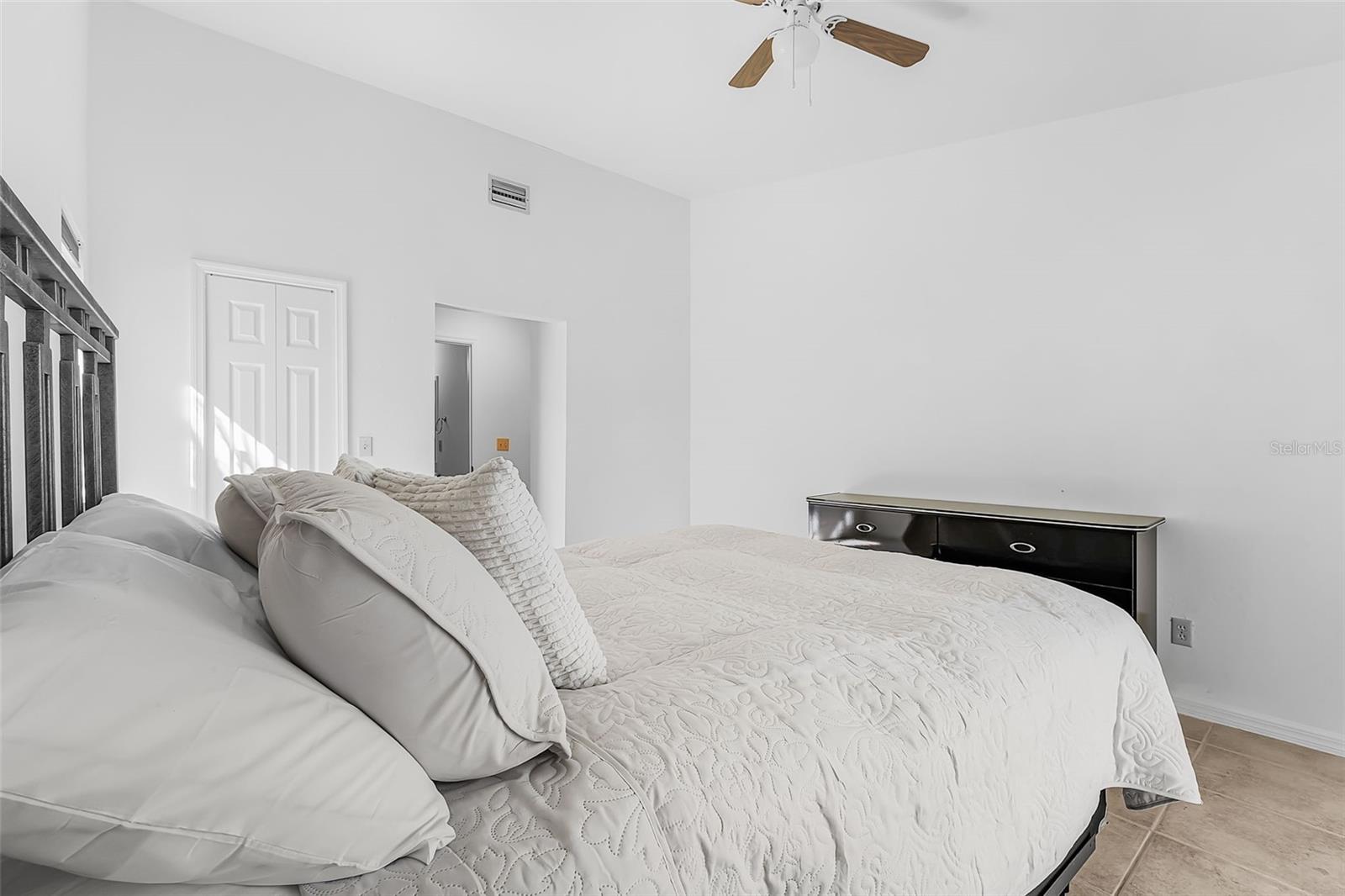 Image 20 of 27 For 1518 Courtyards Lane 199