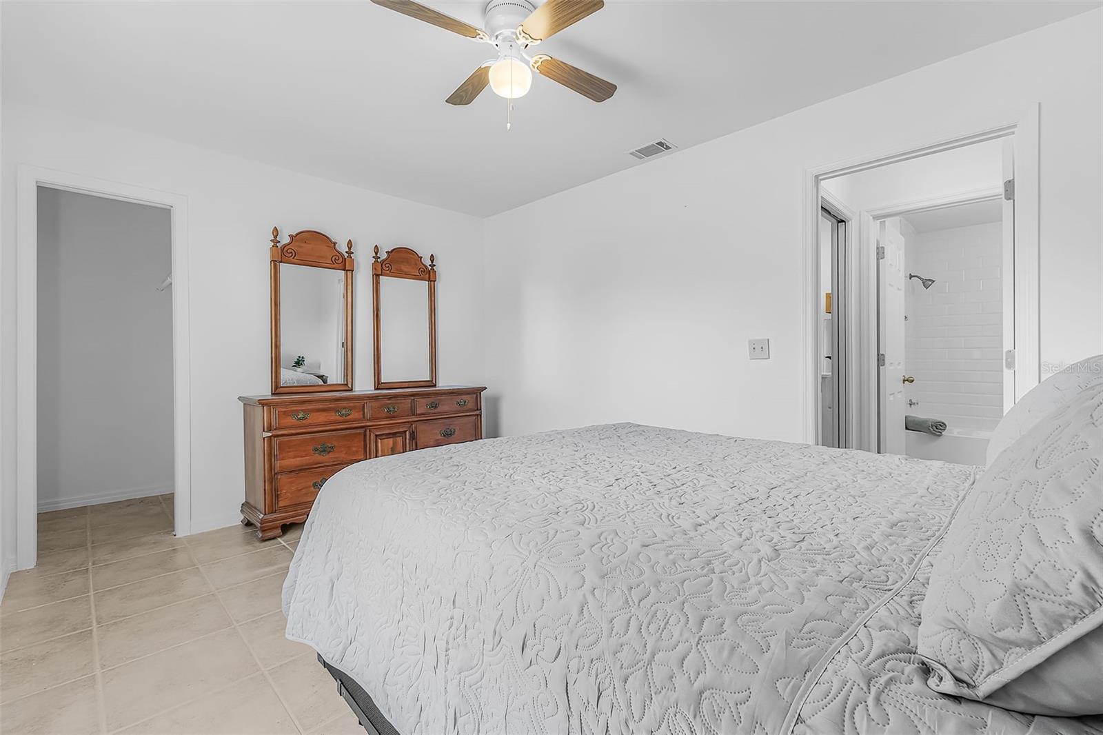 Image 21 of 27 For 1518 Courtyards Lane 199