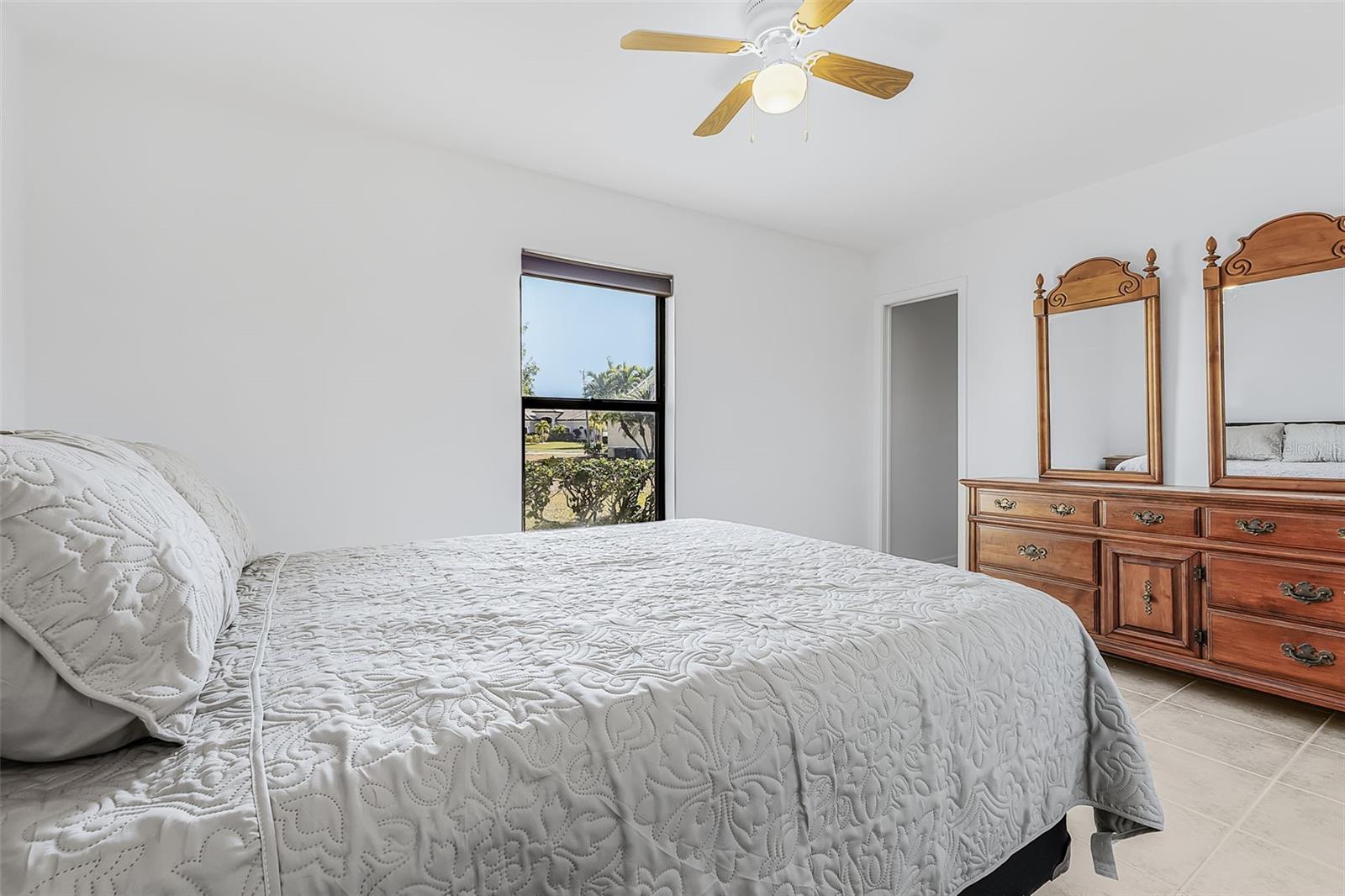 Image 7 of 27 For 1518 Courtyards Lane 199