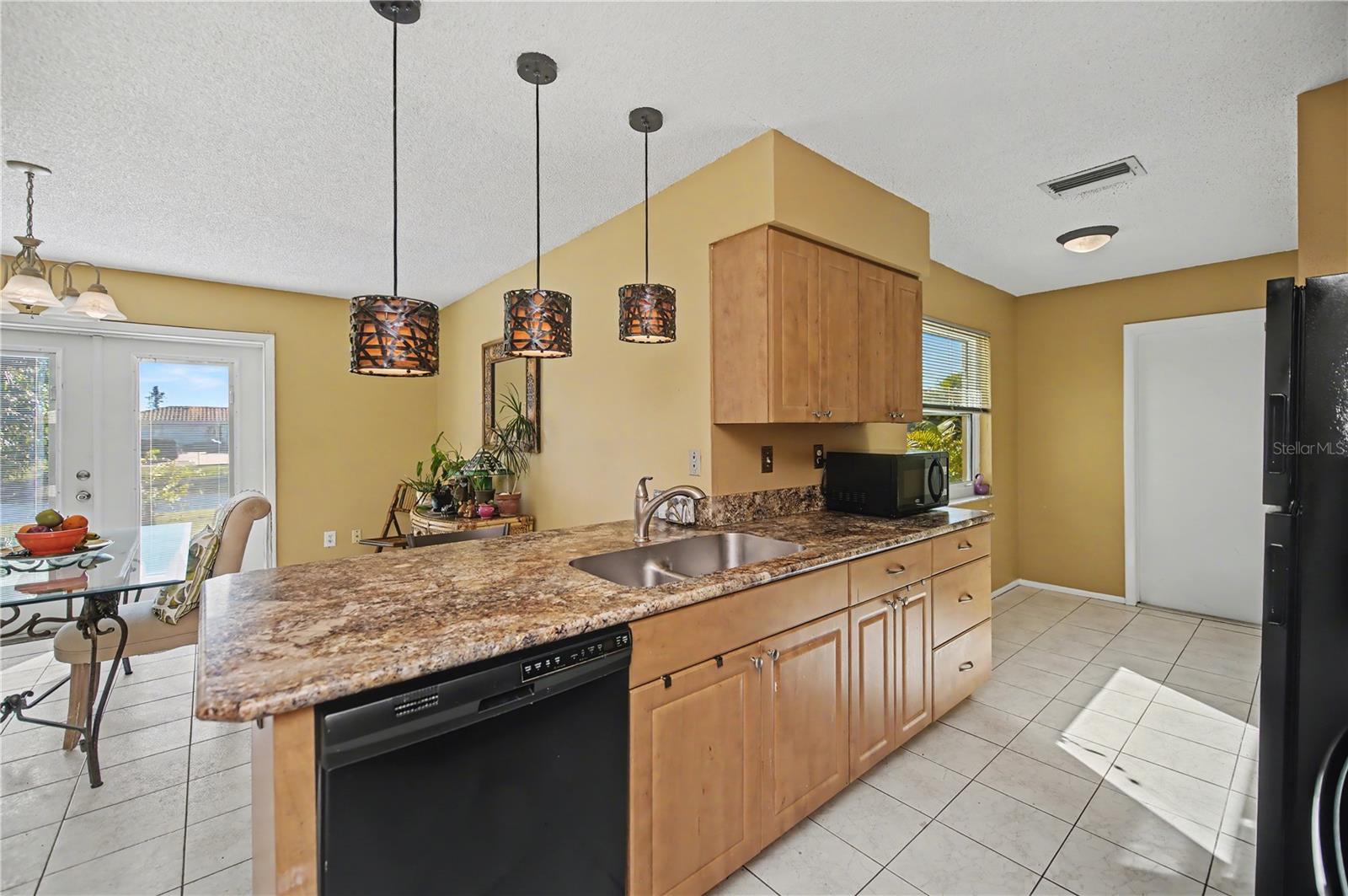 Image 18 of 62 For 242 Annapolis Lane