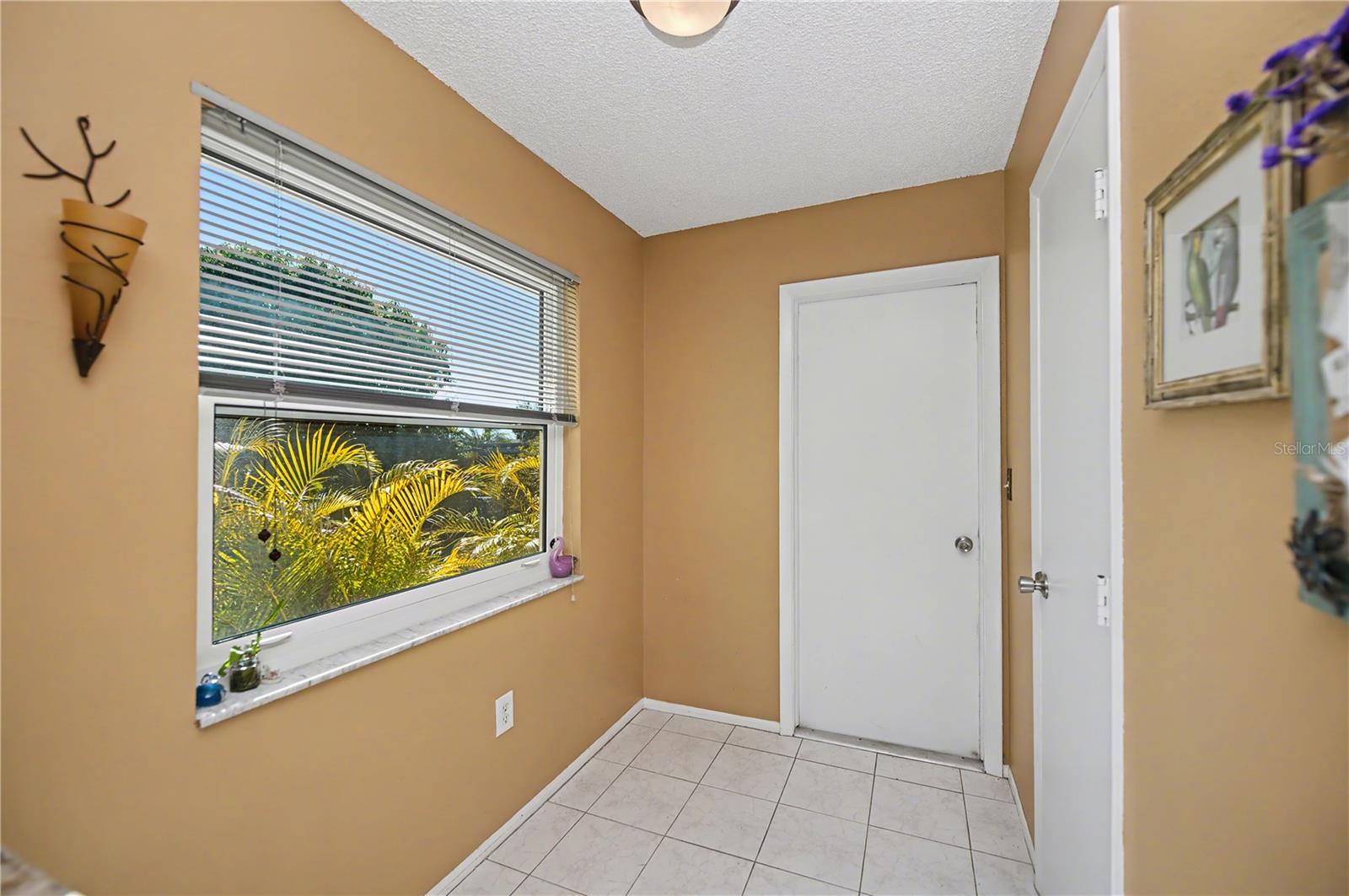 Image 19 of 62 For 242 Annapolis Lane