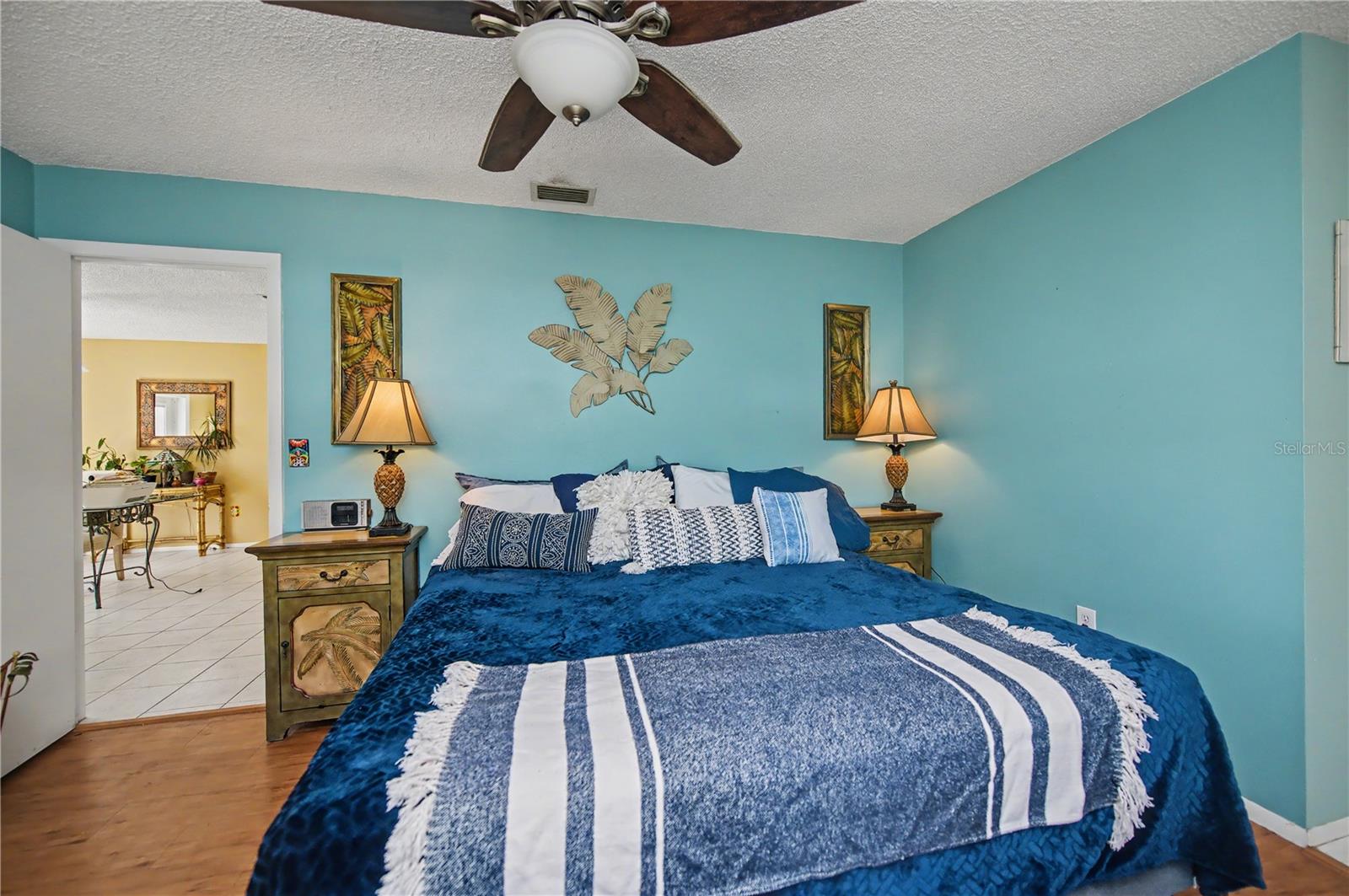 Image 25 of 62 For 242 Annapolis Lane