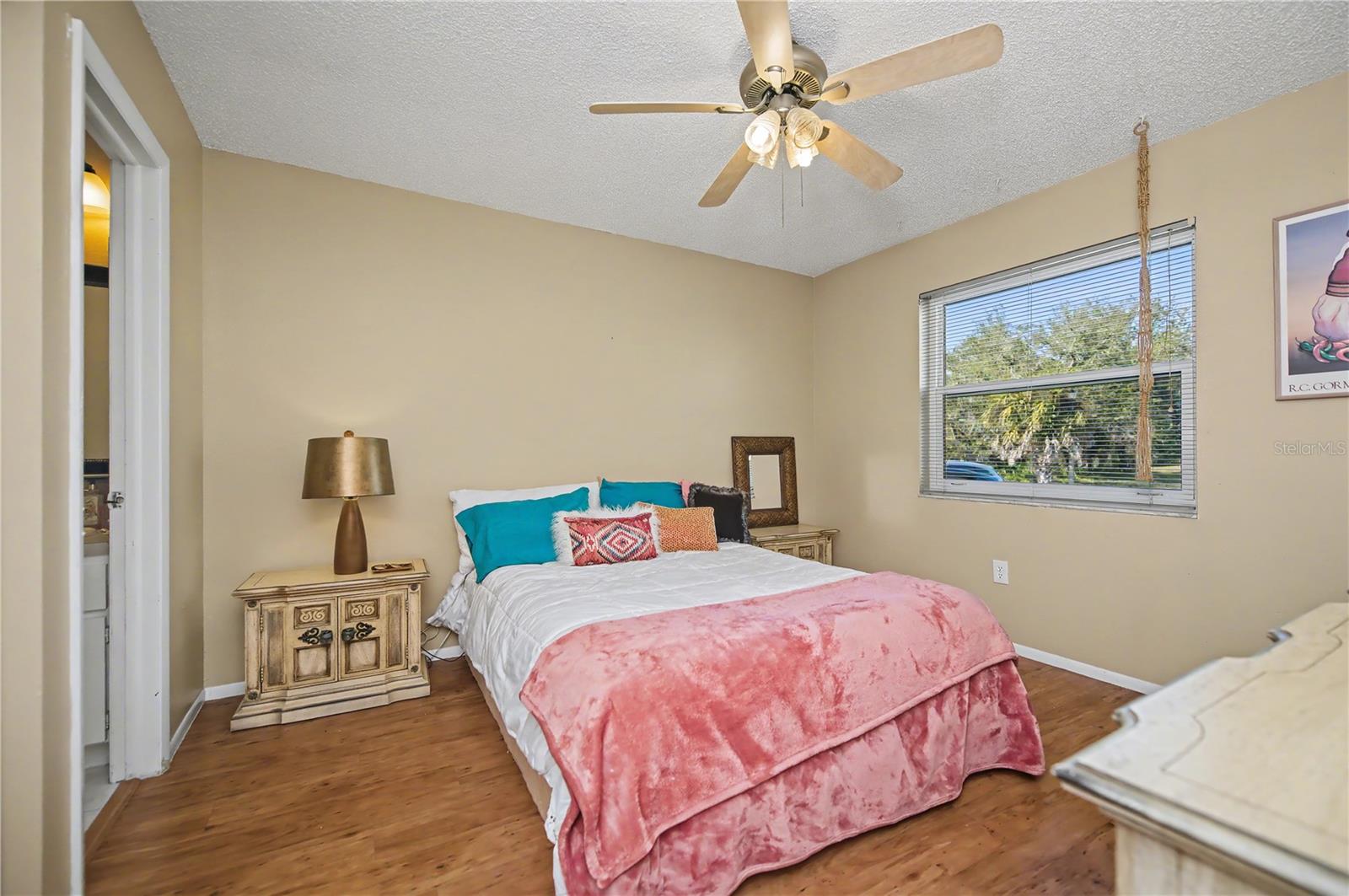 Image 33 of 62 For 242 Annapolis Lane