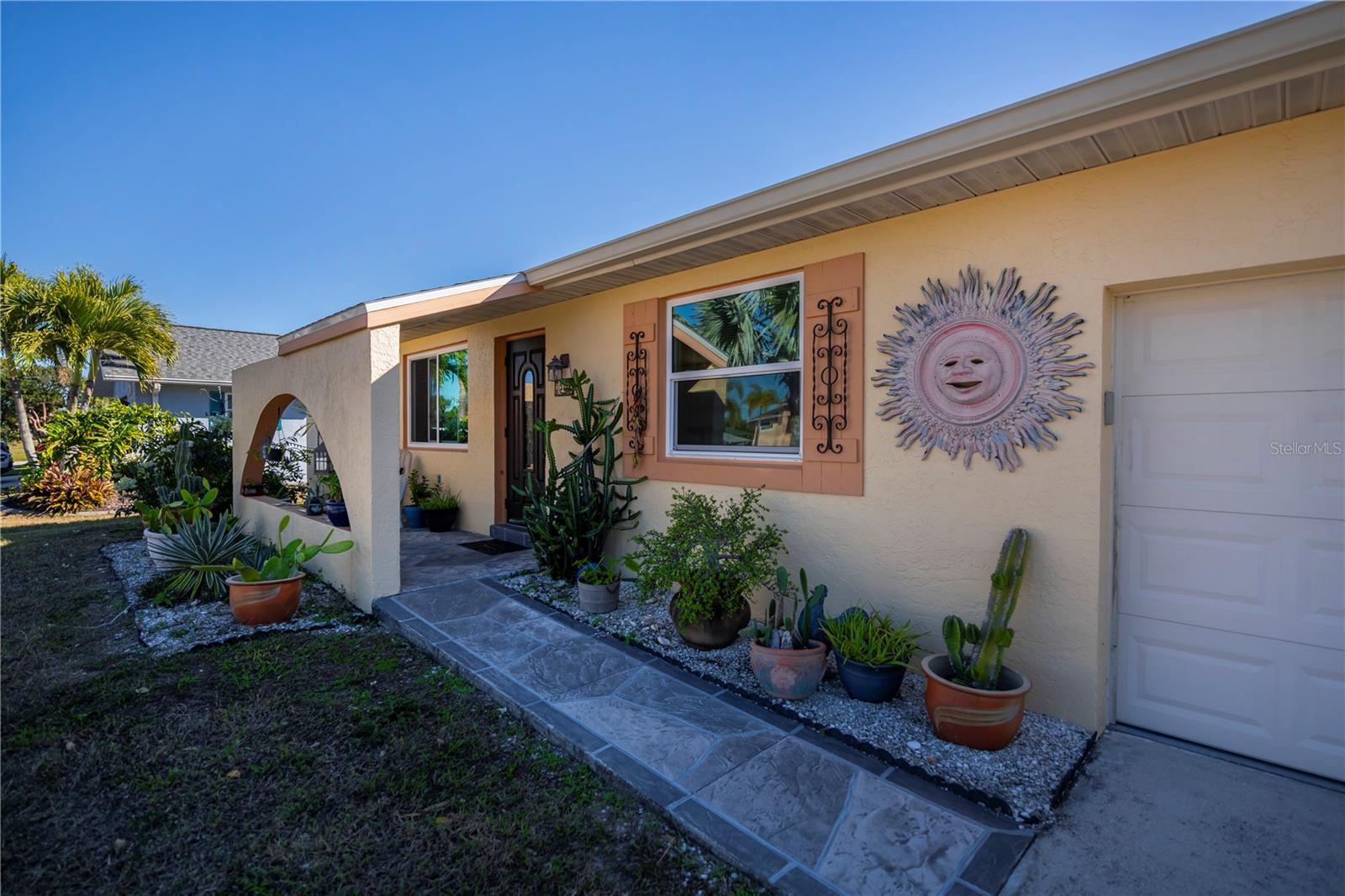 Image 6 of 62 For 242 Annapolis Lane