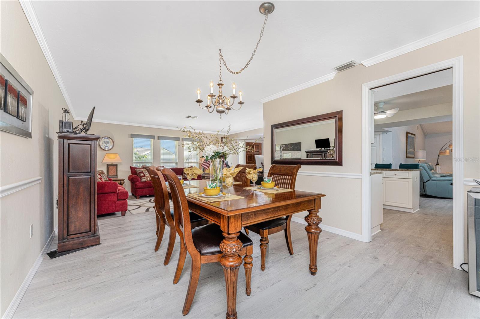 Image 11 of 69 For 946 Messina Dr