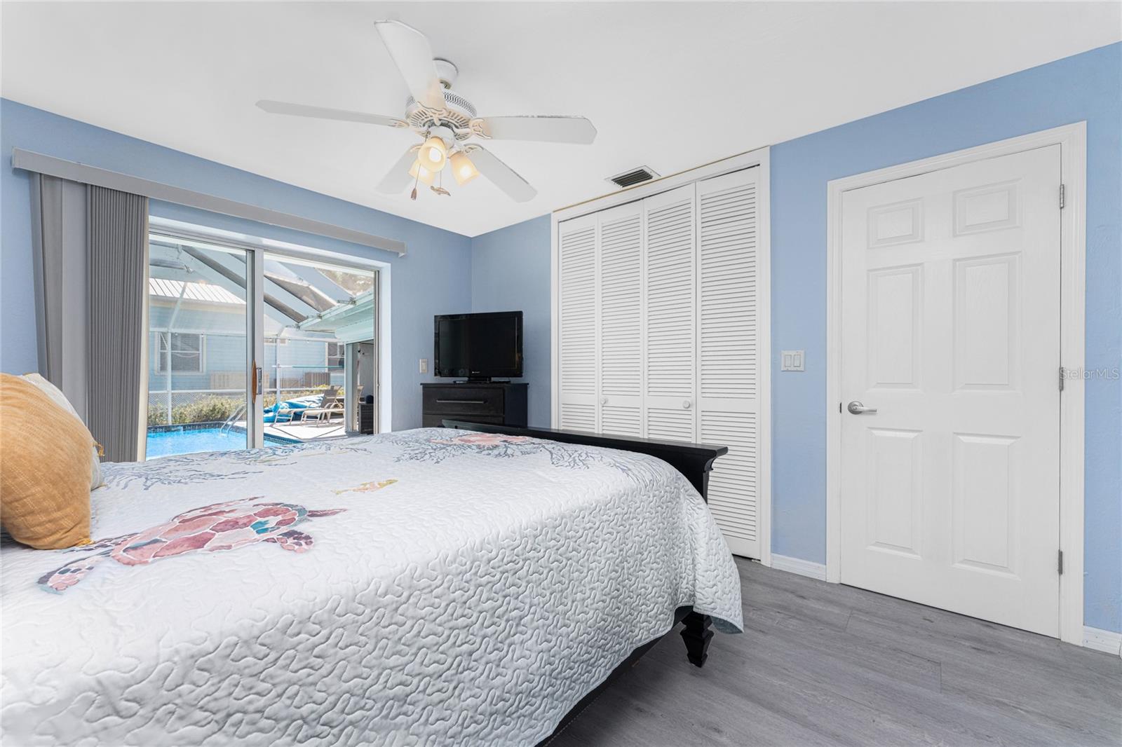 Image 26 of 69 For 946 Messina Dr