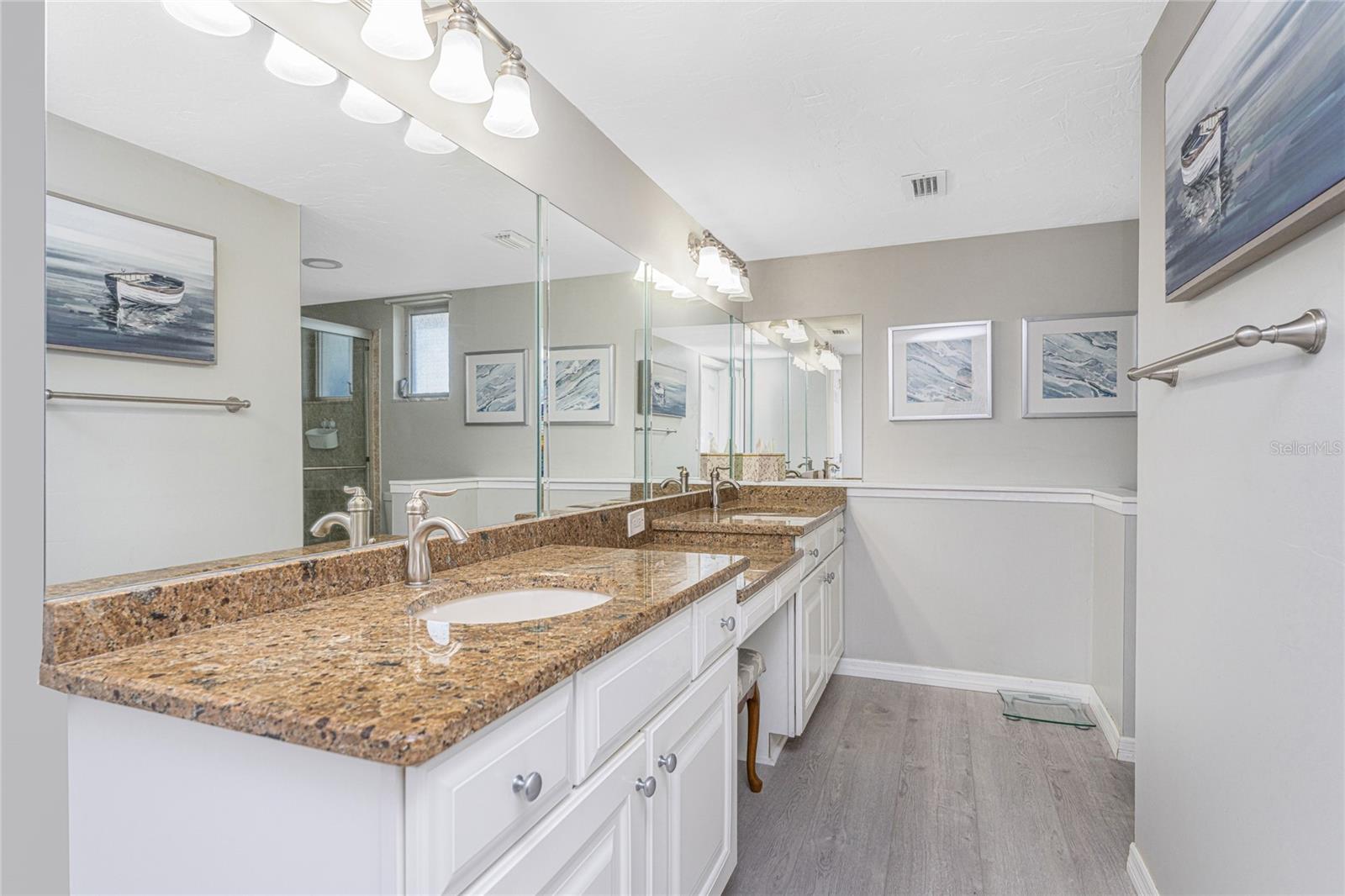 Image 33 of 69 For 946 Messina Dr