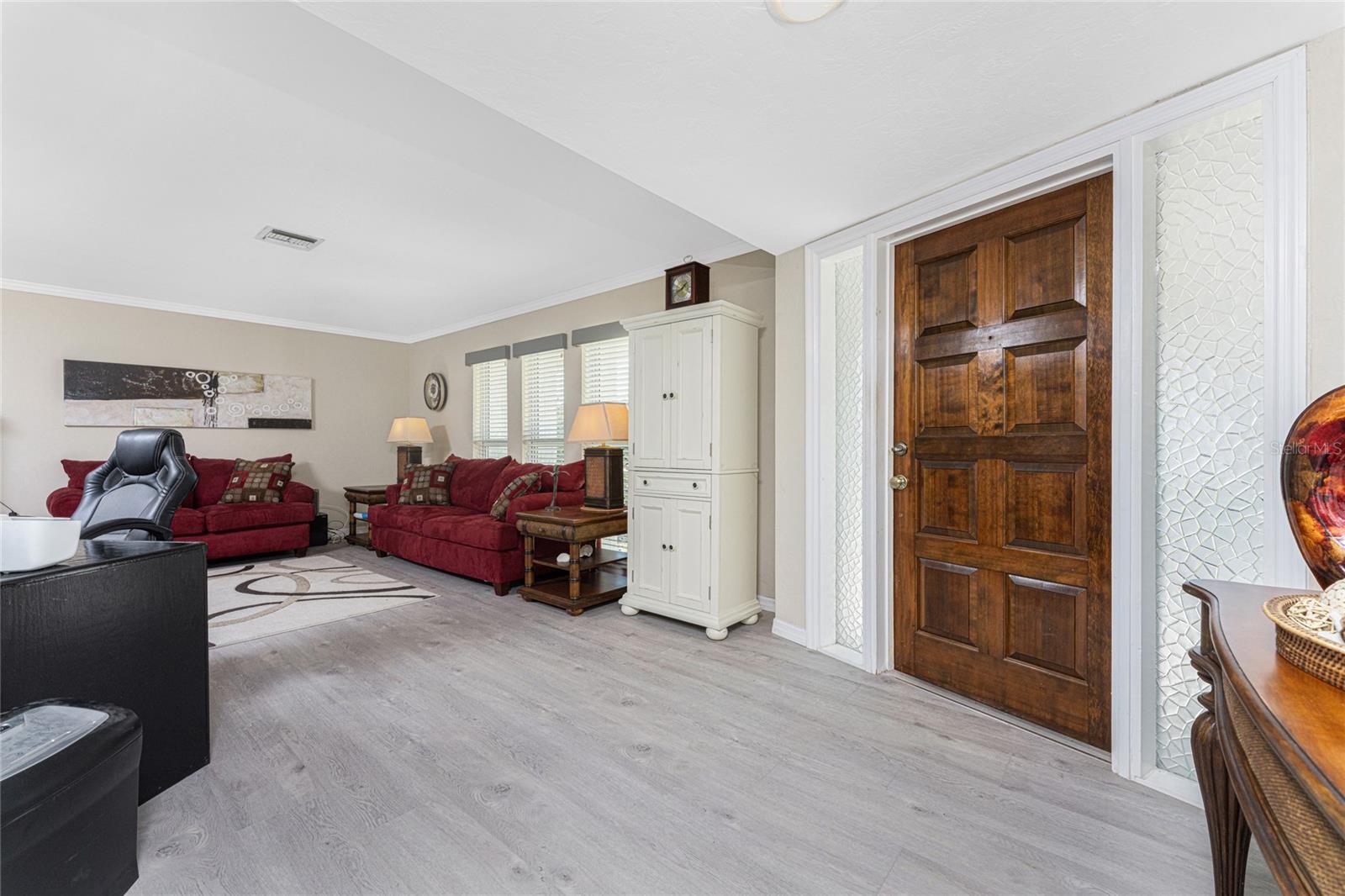 Image 4 of 69 For 946 Messina Dr