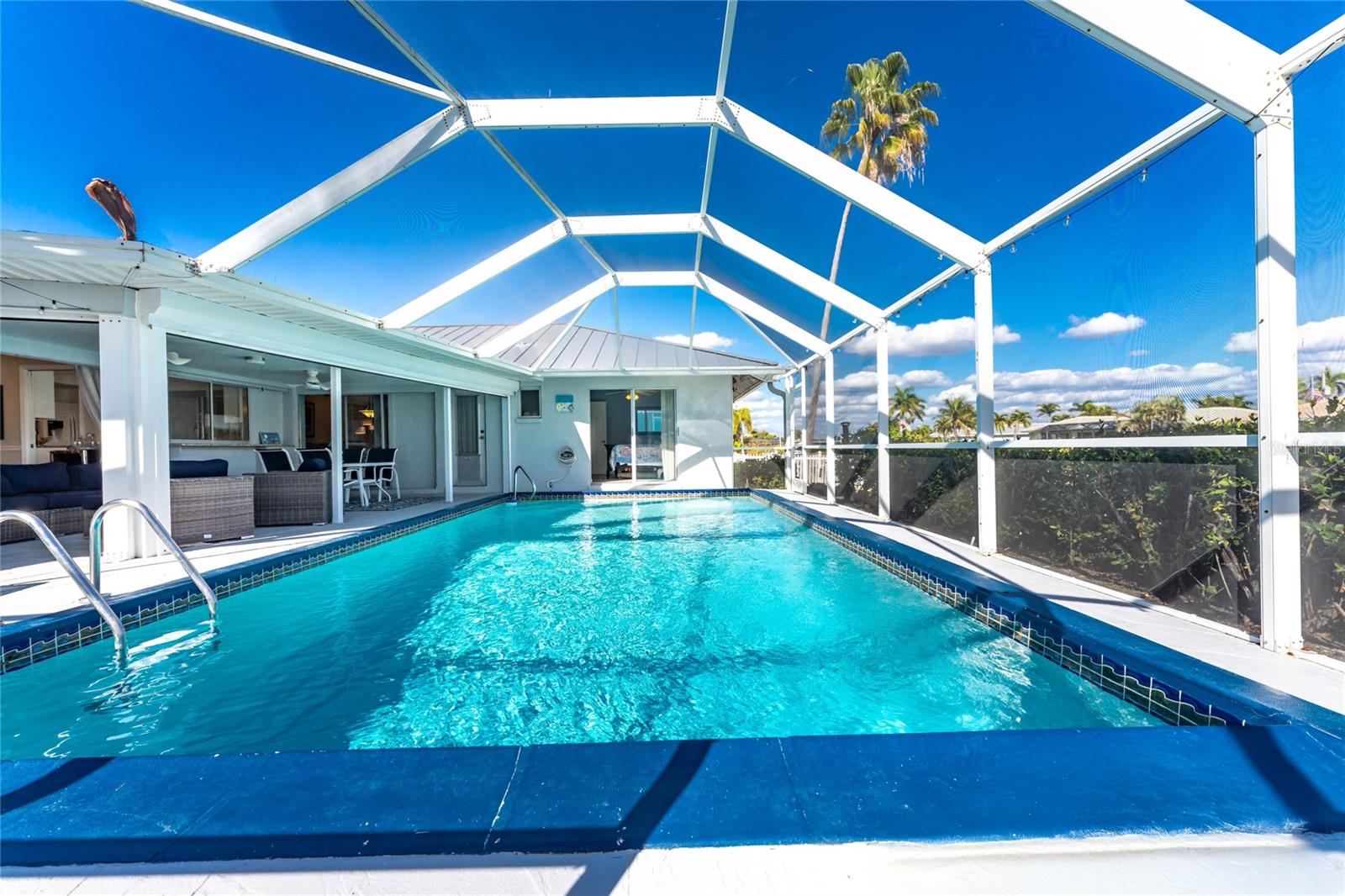 Image 53 of 69 For 946 Messina Dr