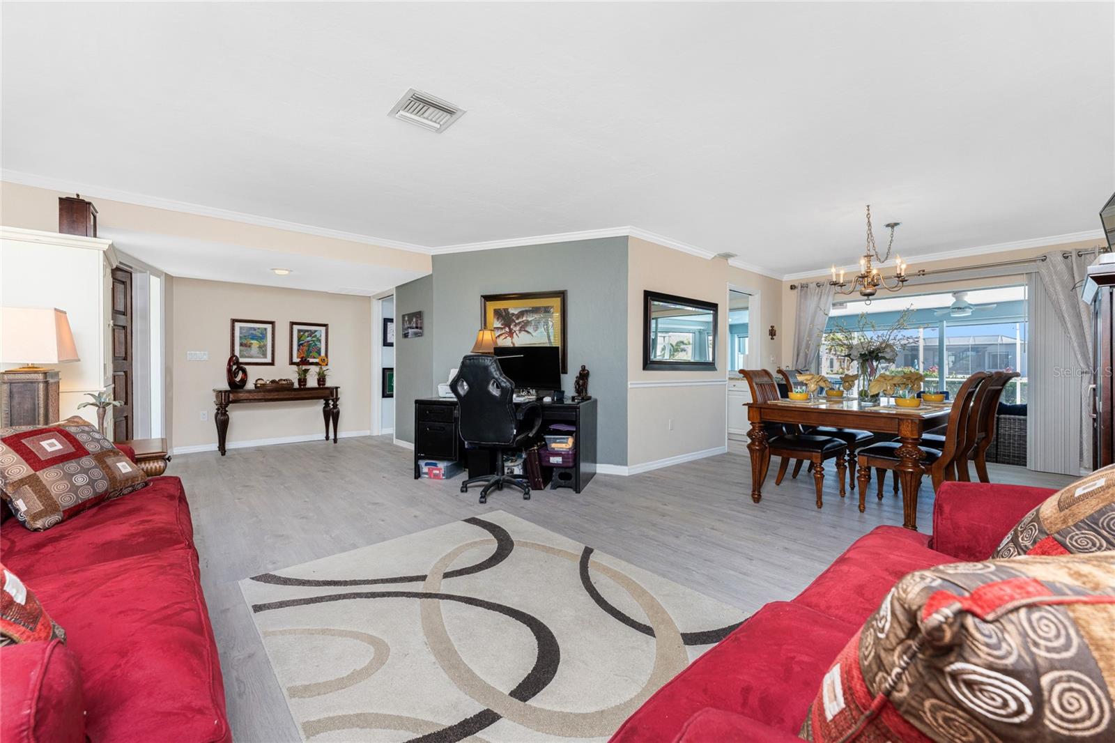 Image 7 of 69 For 946 Messina Dr