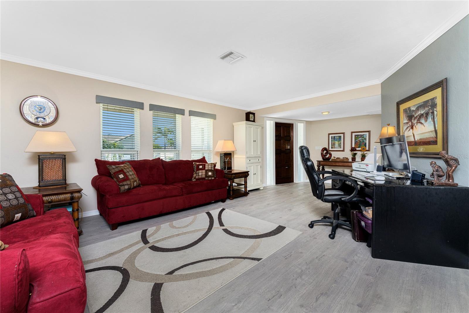 Image 8 of 69 For 946 Messina Dr