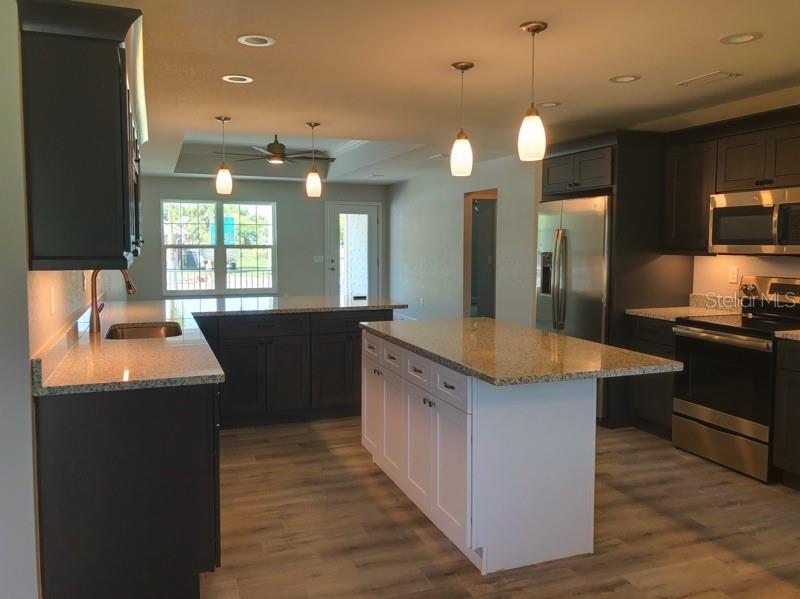 Image 10 of 30 For 399 Carmalita Street 112