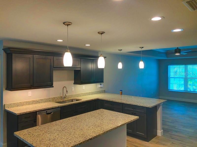 Image 7 of 30 For 399 Carmalita Street 112