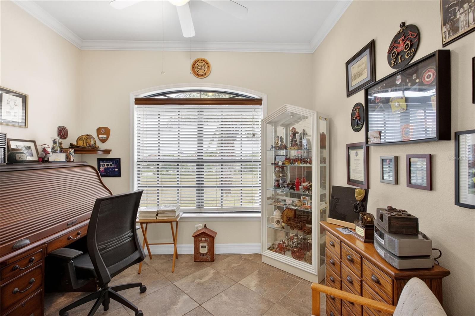 Image 7 of 38 For 1323 Mediterranean Drive 222