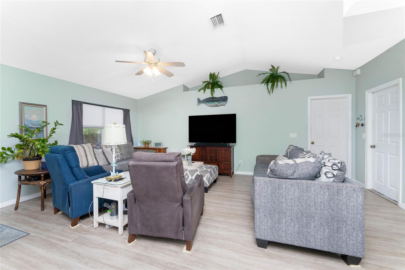 Image 12 of 41 For 2843 Abbotsford Street