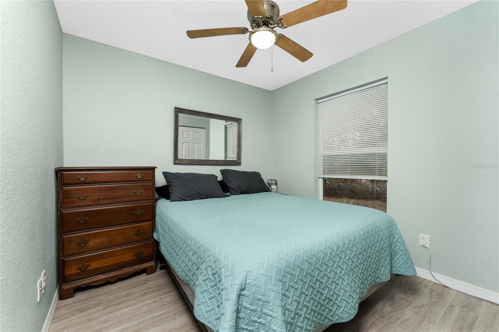 Image 17 of 41 For 2843 Abbotsford Street