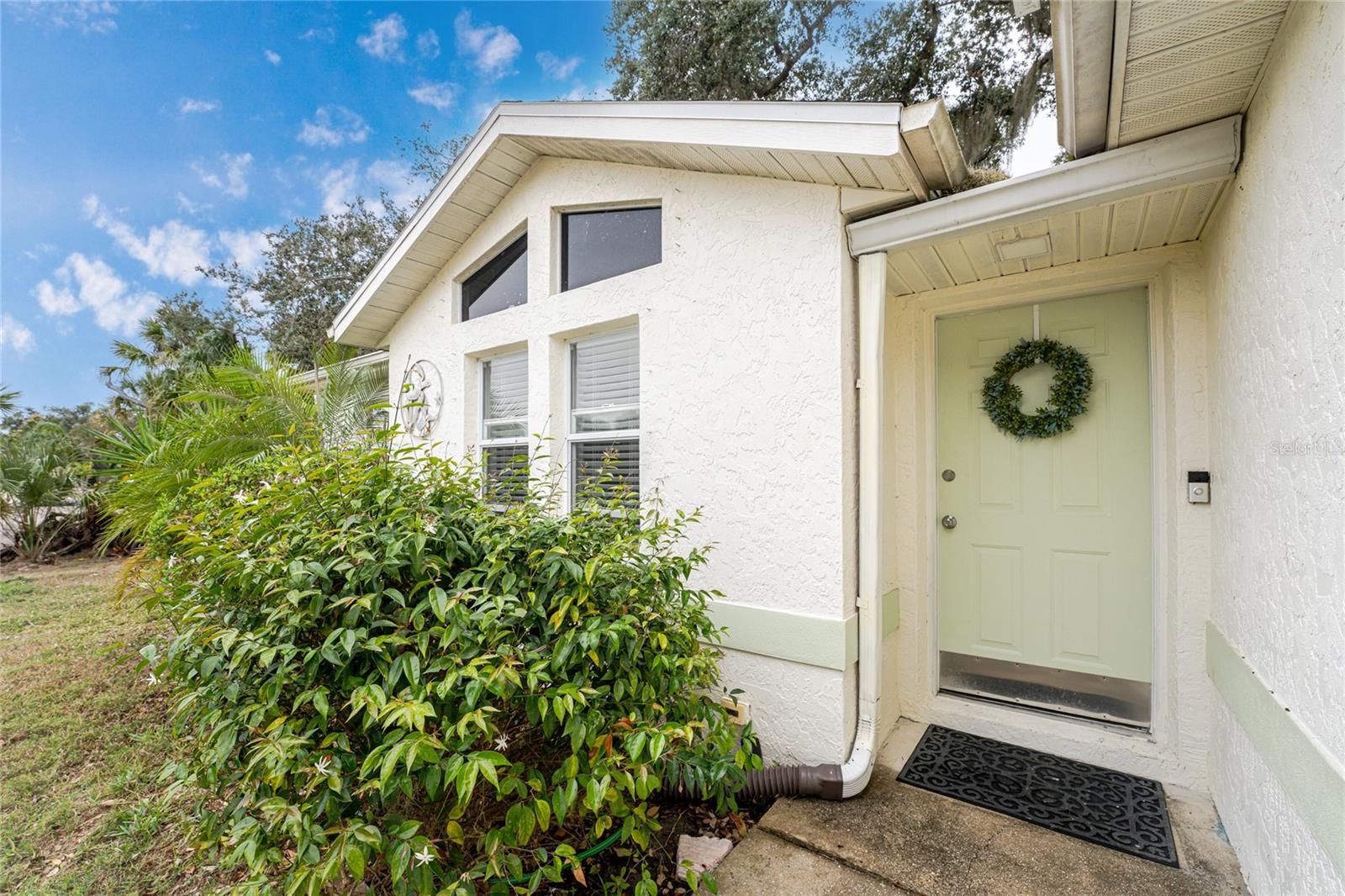 Image 2 of 41 For 2843 Abbotsford Street