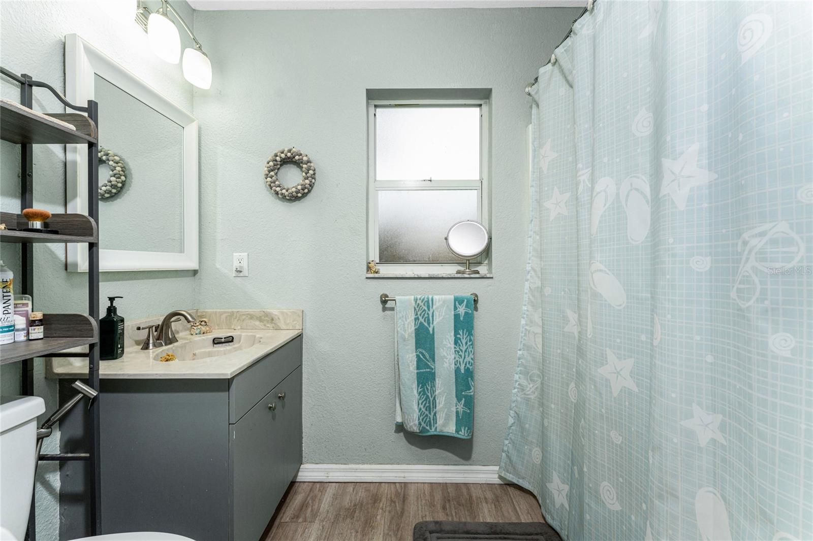 Image 28 of 41 For 2843 Abbotsford Street