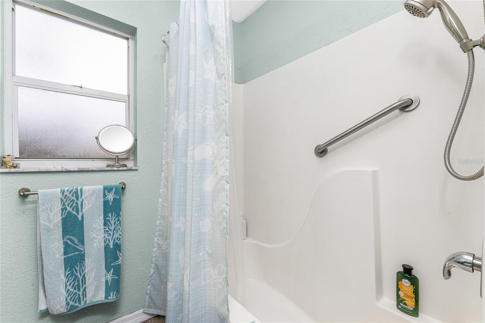 Image 29 of 41 For 2843 Abbotsford Street