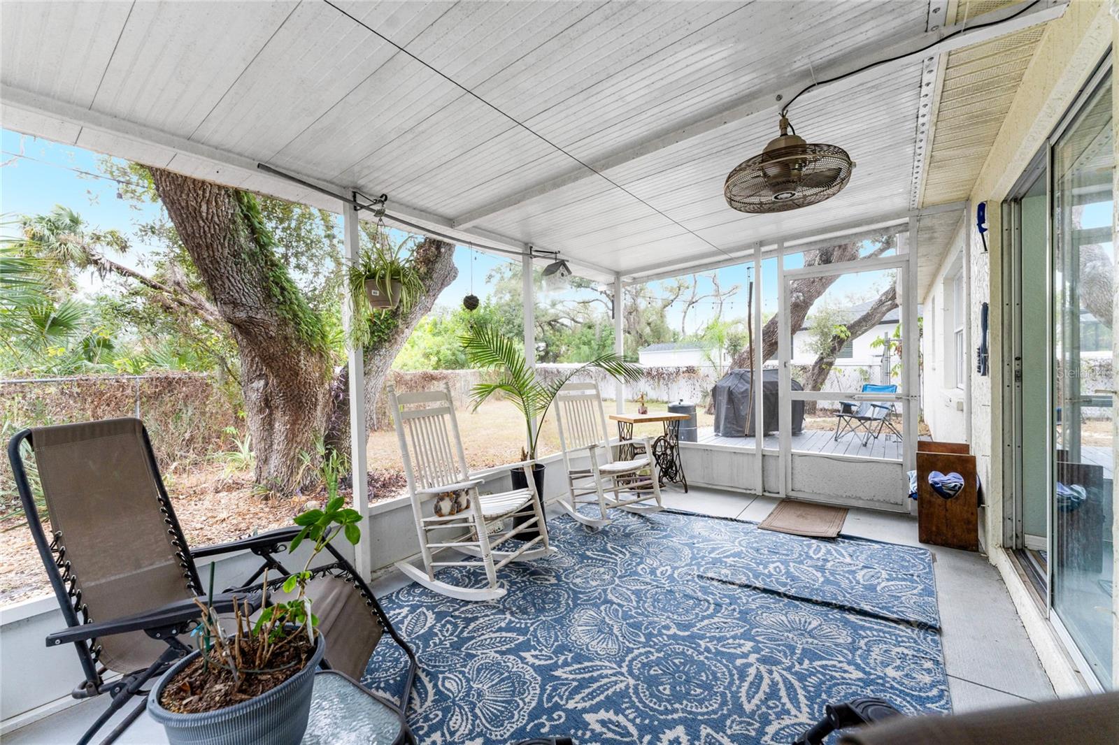 Image 31 of 41 For 2843 Abbotsford Street